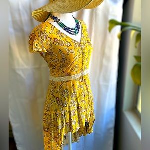 Cato yellow with floral top